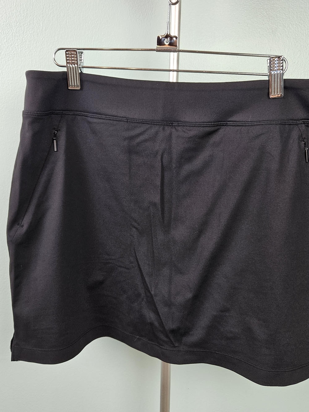 Tommy Bahama Black Athletic Skort with Zip Pockets
